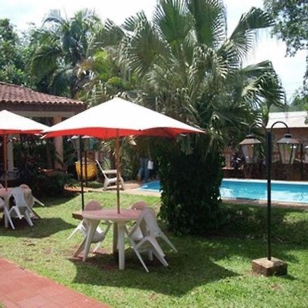 El Guembe Hostel House Puerto Iguazú Extérieur photo